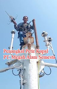 Petir Menyambar Kapal