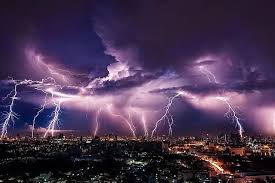 berapa-juta-volt-petir