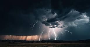 apa-perbedaan-petir-dan-kilat