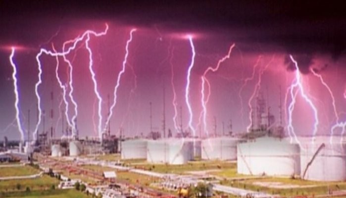 apa-muatan-pada-petir-dan-bagaimana-proses-terjadinya