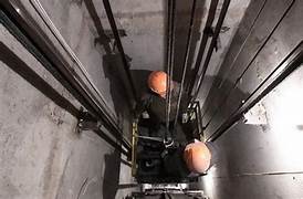 pemecahan masalah saat lift tersambar petir 